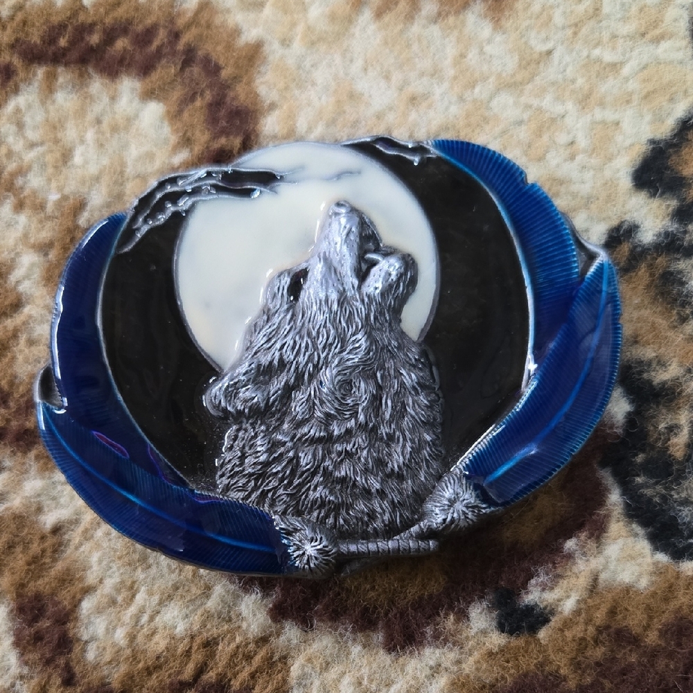 Lone Wolf Y2K Large Belt Buckle Twilight Team Jacob Howling at the Moon - Picture 2 of 6